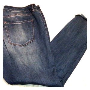 Last Call ‼️ 8/15 Distressed Refuge skinny jeans